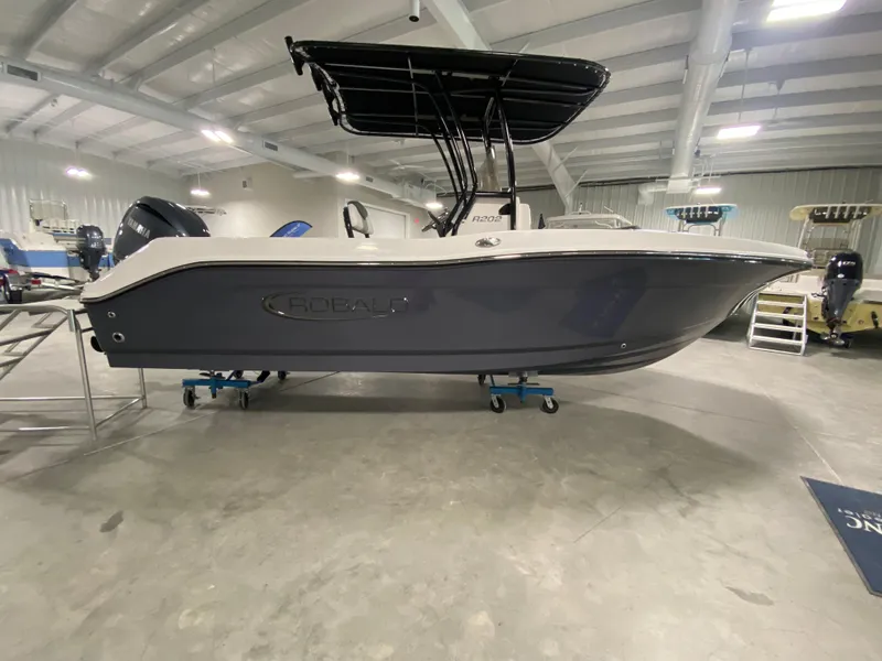 The Image of 2024 Robalo 202 EXPLORER boat in showroom, side view. - 0
