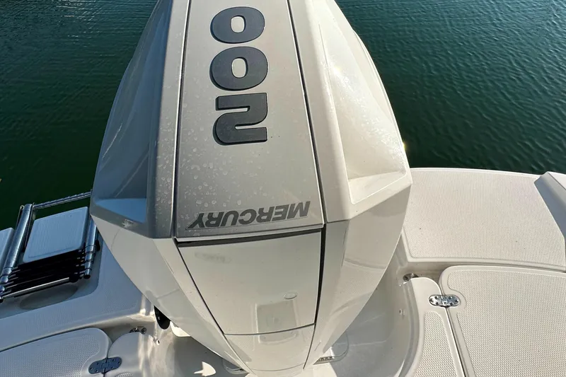 Slide: The Image of 2022 Tahoe 2150 CC boat with Mercury 200 outboard engine. - 34