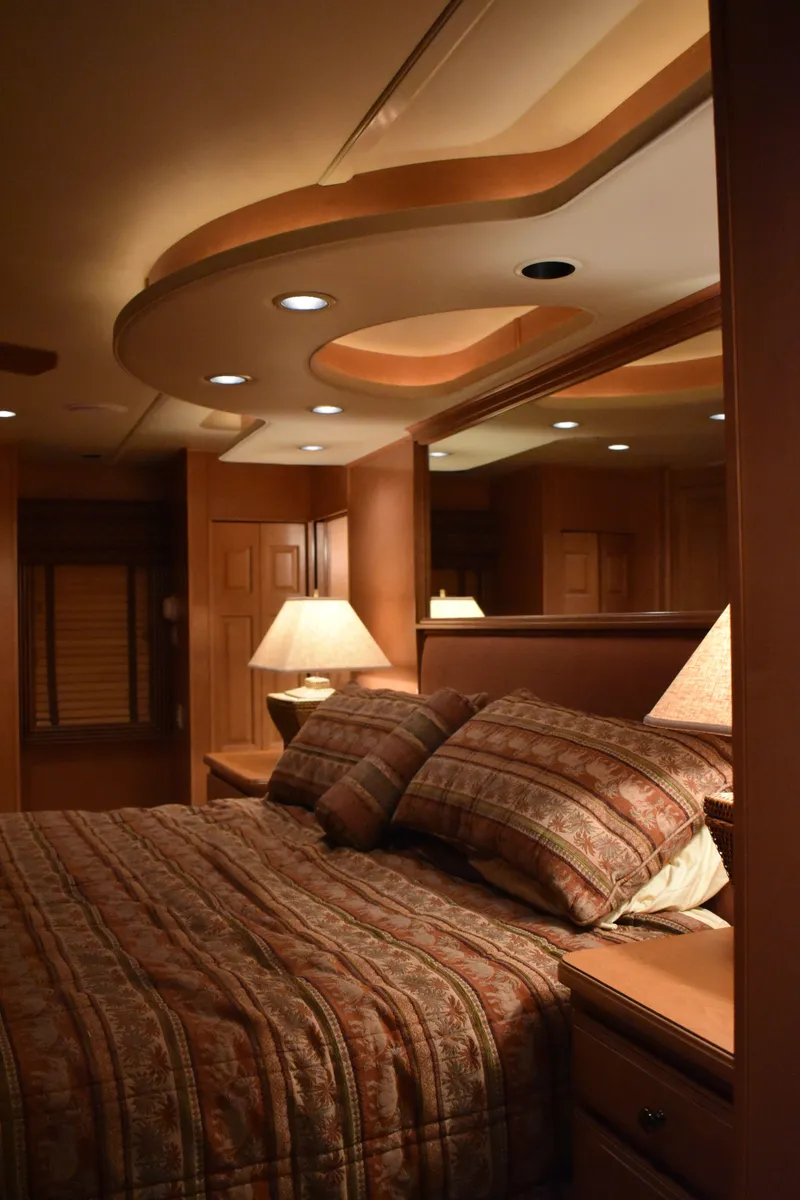 Slide: The Image of Luxurious bedroom interior of 2006 Sumerset Double Dippin houseboat. - 19