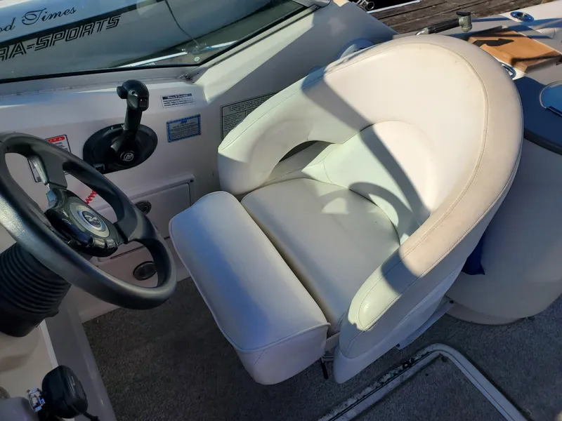 Slide: The Image of Sea Ray 270 Amberjack 2005 - 27