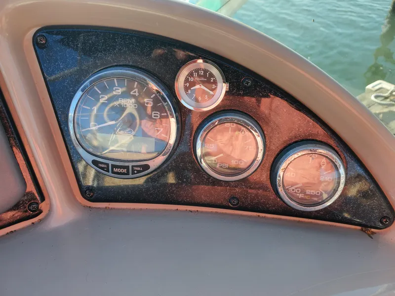 Slide: The Image of Sea Ray 270 Amberjack 2005 - 33