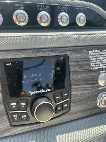 Slide: The Image of Cobalt R7 Surf 2021 - 51