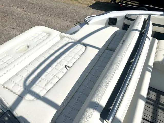 Slide: The Image of Cobalt R7 Surf 2021 - 55