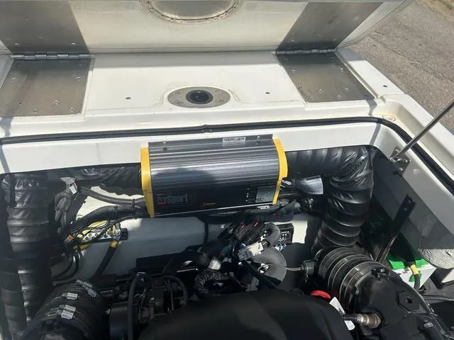 Slide: The Image of Cobalt R7 Surf 2021 - 59