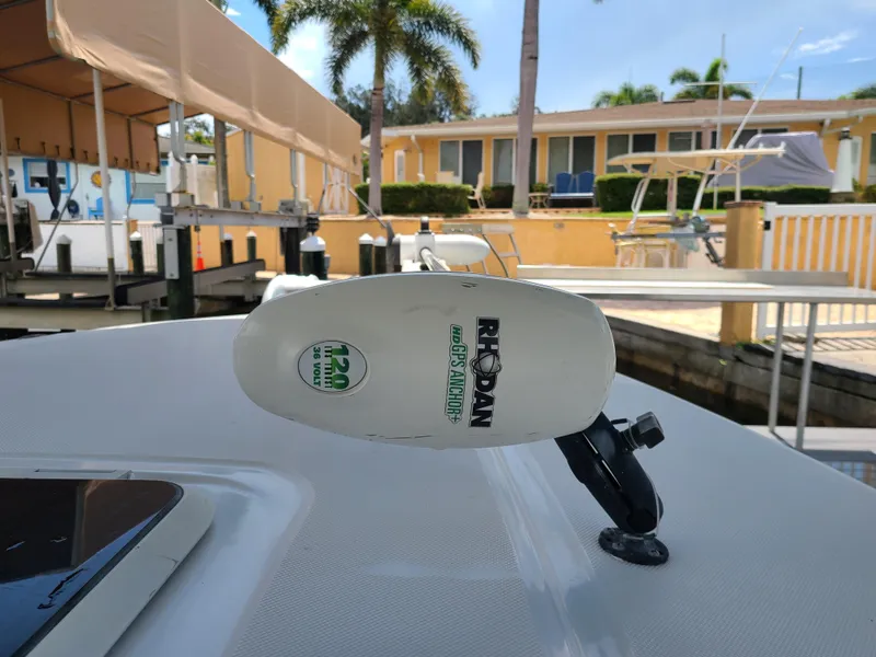Slide: The Image of Close-up of a 2009 Glasstream 360 SCX boat with a Rodan GPS Anchor+ mounted. - 11