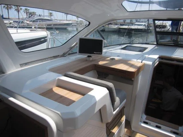 Slide: The Image of Jeanneau 55 2026 - 85