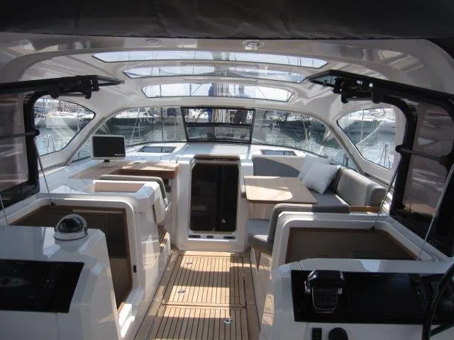 Slide: The Image of Jeanneau 55 2026 - 93