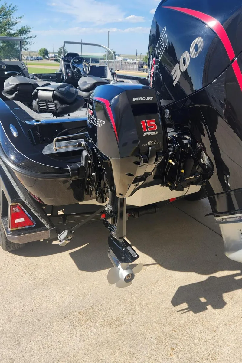 Slide: The Image of 2024 Ranger 621FS Ranger Cup Equipped boat with Mercury 15 and 300 engines. - 5