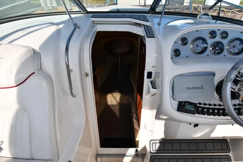 Slide: The Image of Control panel on a 2006 Monterey 298SC Super Sport boat. - 32