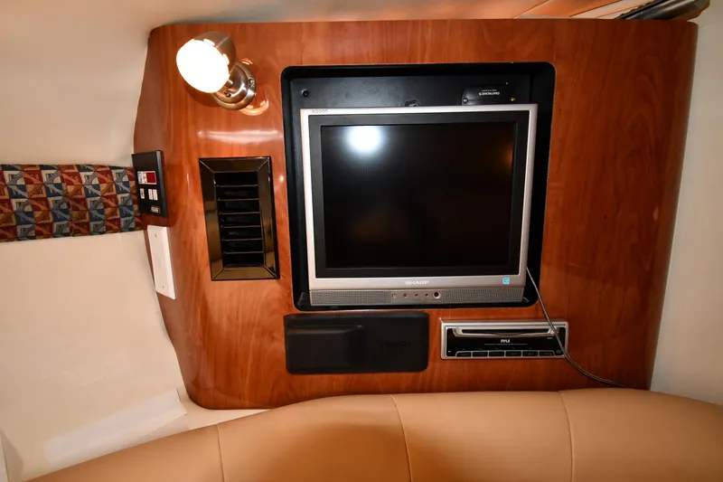 Slide: The Image of 2006 Monterey 298SC Super Sport boat interior with cabin entrance. - 39