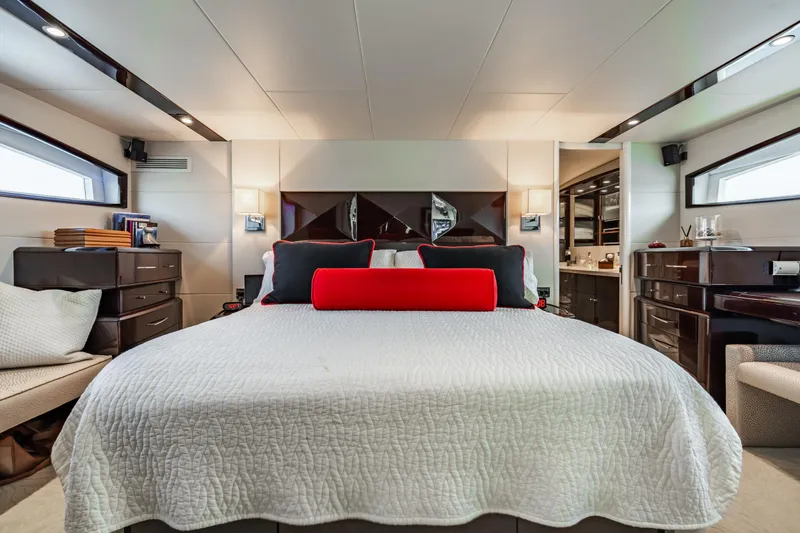 Slide: The Image of Lazzara Yachts LSX 75 2008 - 21