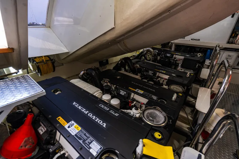 Slide: The Image of Lazzara Yachts LSX 75 2008 - 43