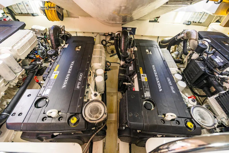 Slide: The Image of Lazzara Yachts LSX 75 2008 - 45