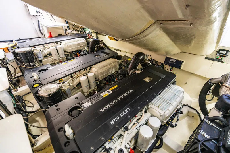 Slide: The Image of Lazzara Yachts LSX 75 2008 - 46