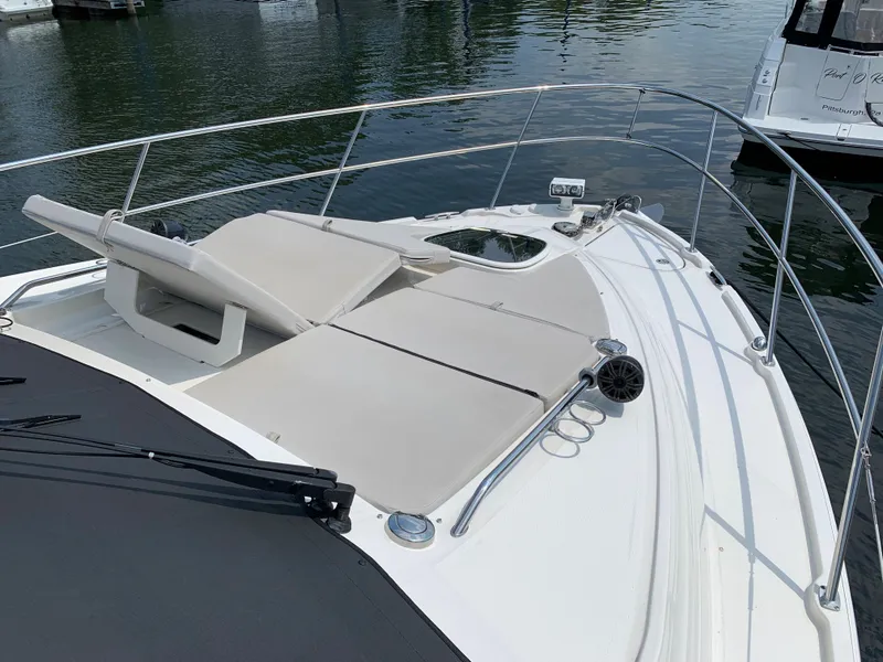 Slide: The Image of Sea Ray Sundancer 460 2017 - 55