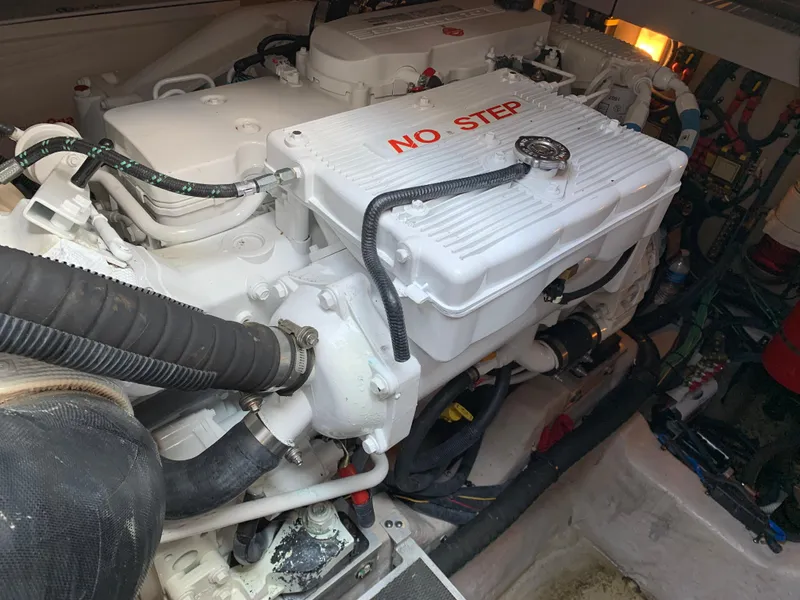 Slide: The Image of Sea Ray Sundancer 460 2017 - 59