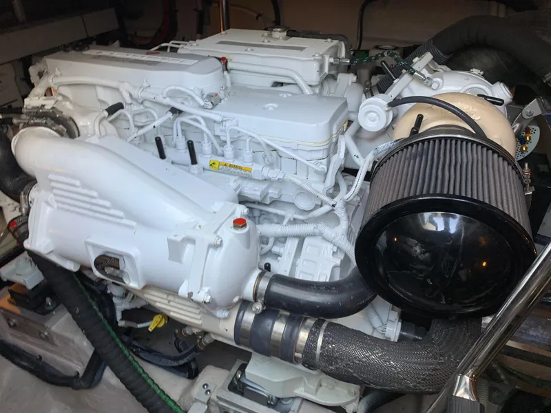 Slide: The Image of Sea Ray Sundancer 460 2017 - 61