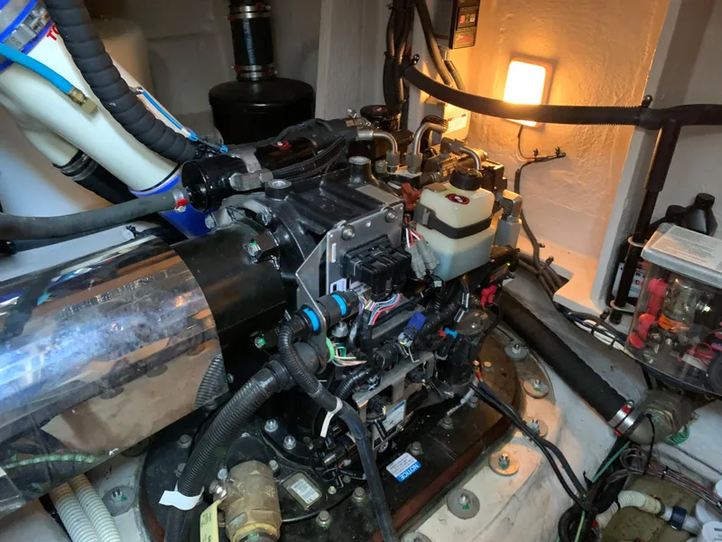 Slide: The Image of Sea Ray Sundancer 460 2017 - 62