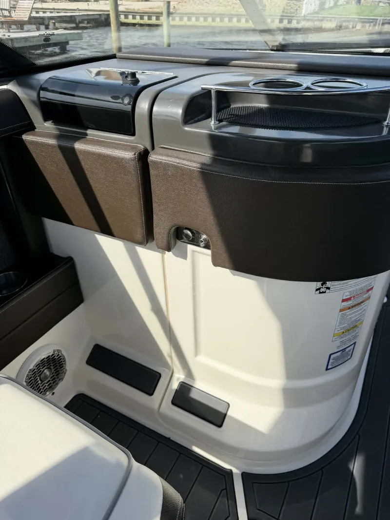Slide: The Image of Sea Ray 280 SLX 2016 - 14