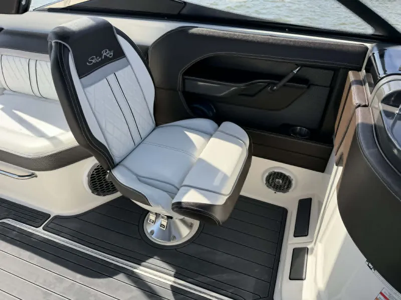 Slide: The Image of Sea Ray 280 SLX 2016 - 11