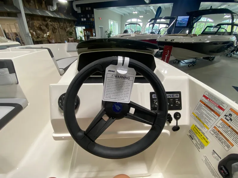 Slide: The Image of Bayliner Element M17 2024 - 9