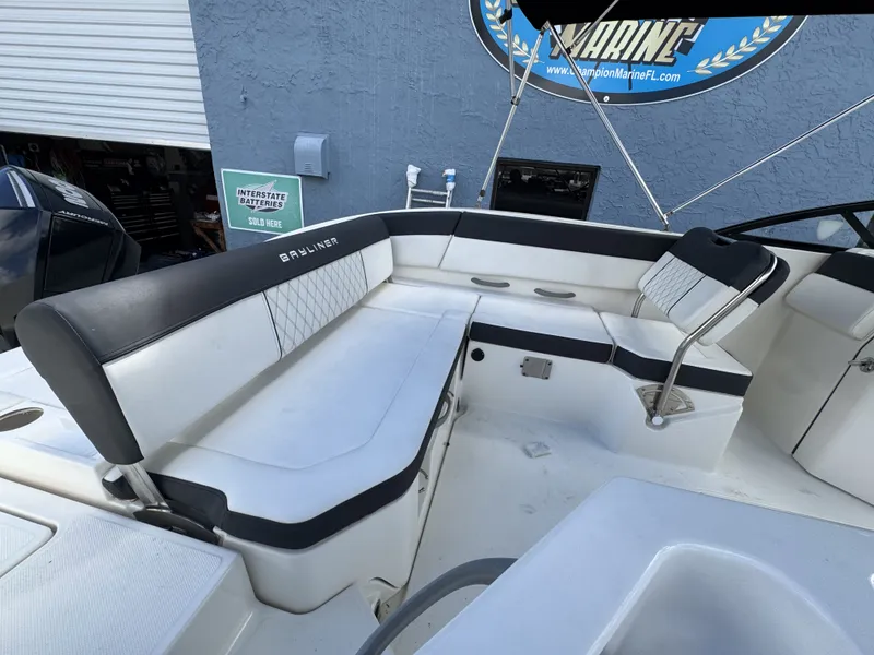 Slide: The Image of Bayliner DX 2200 2023 - 8