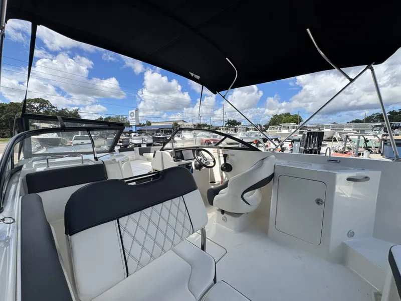 Slide: The Image of Bayliner DX 2200 2023 - 10