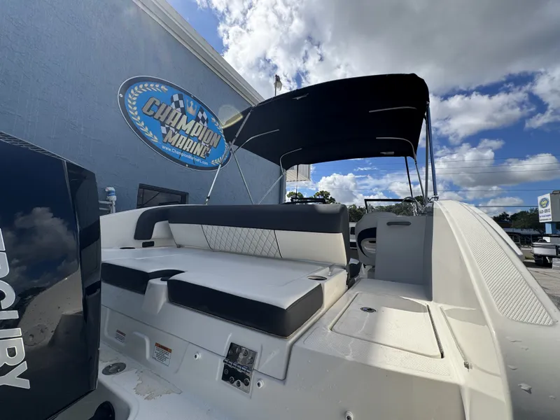 Slide: The Image of Bayliner DX 2200 2023 - 5