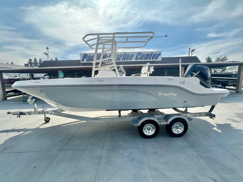 The Image of Bayliner Trophy T22CC w/ 250HP Mercury! 2024 - 1