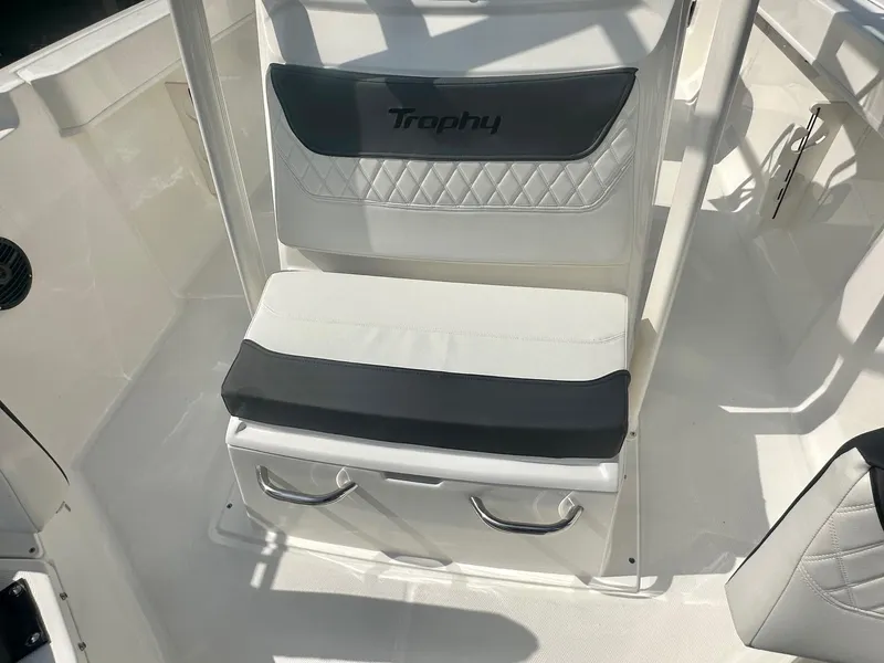 Slide: The Image of Bayliner Trophy T22CC w/ 250HP Mercury! 2024 - 8