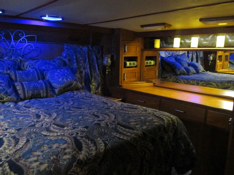 Slide: The Image of Vista 49 Motor Yacht 1988 - 100