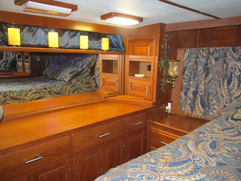 Slide: The Image of Vista 49 Motor Yacht 1988 - 101