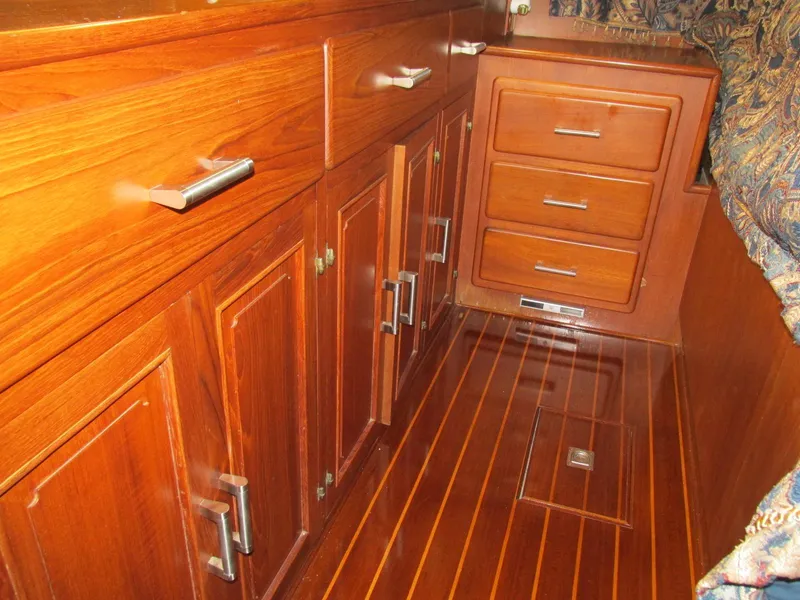 Slide: The Image of Vista 49 Motor Yacht 1988 - 104