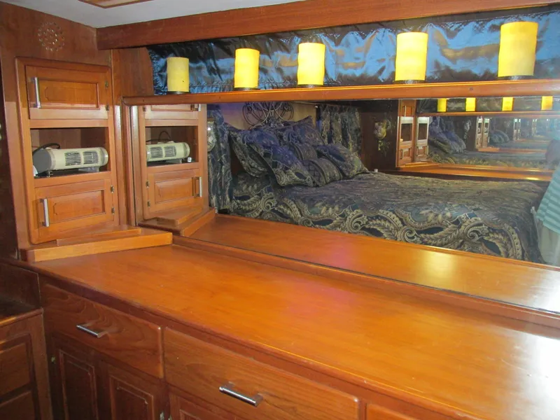 Slide: The Image of Vista 49 Motor Yacht 1988 - 107