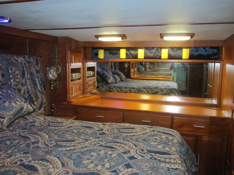 Slide: The Image of Vista 49 Motor Yacht 1988 - 108