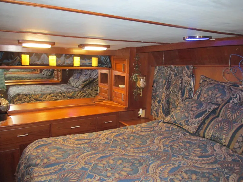 Slide: The Image of Vista 49 Motor Yacht 1988 - 109