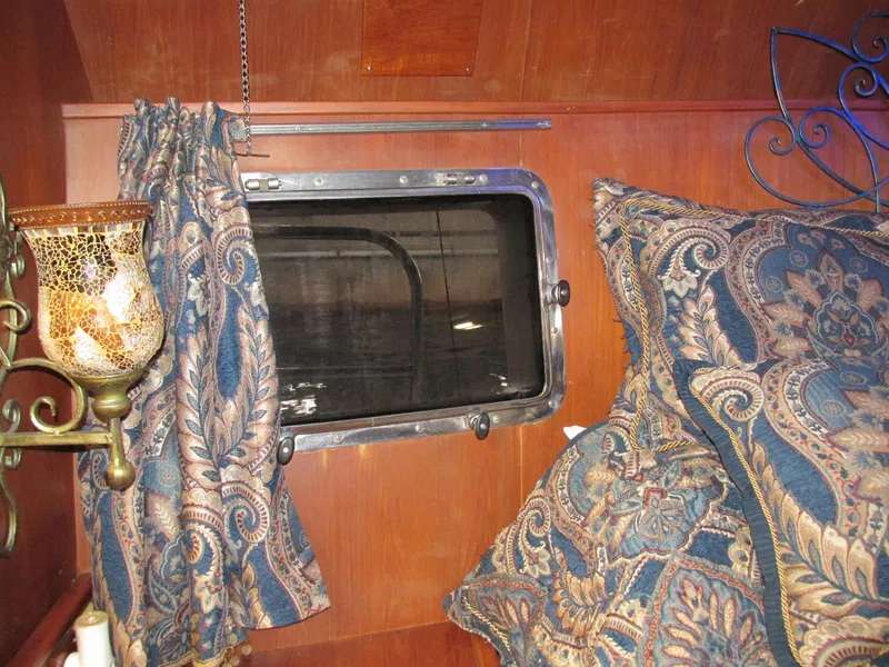 Slide: The Image of Vista 49 Motor Yacht 1988 - 112
