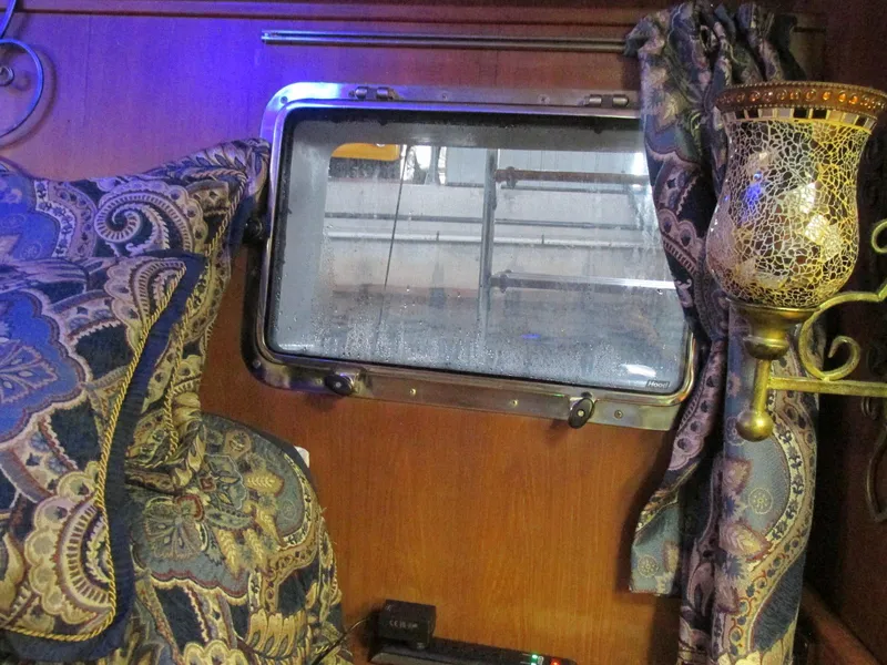 Slide: The Image of Vista 49 Motor Yacht 1988 - 113