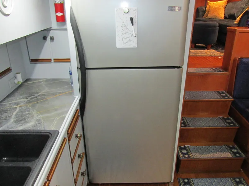 Slide: The Image of Vista 49 Motor Yacht 1988 - 68