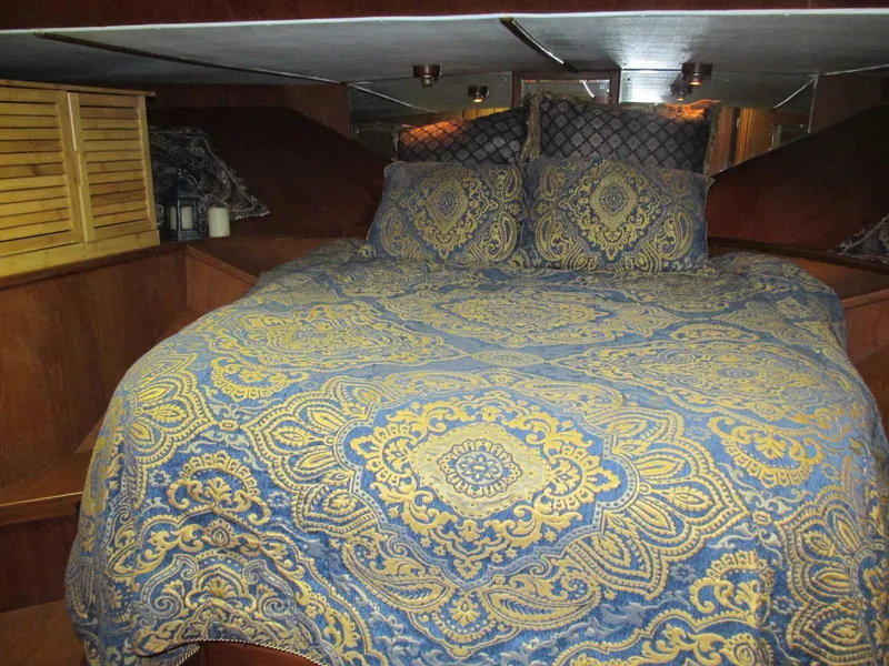 Slide: The Image of Vista 49 Motor Yacht 1988 - 79