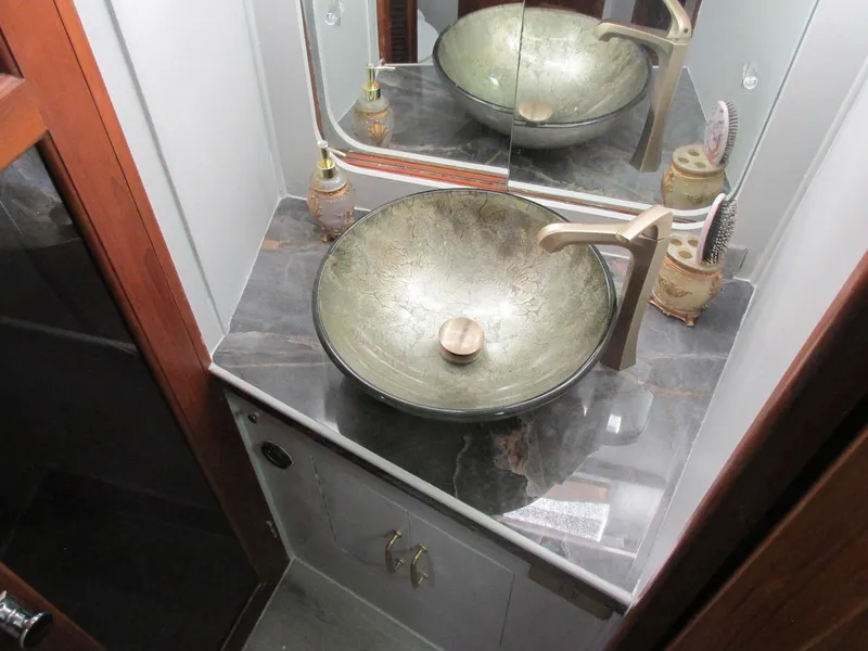 Slide: The Image of Vista 49 Motor Yacht 1988 - 85