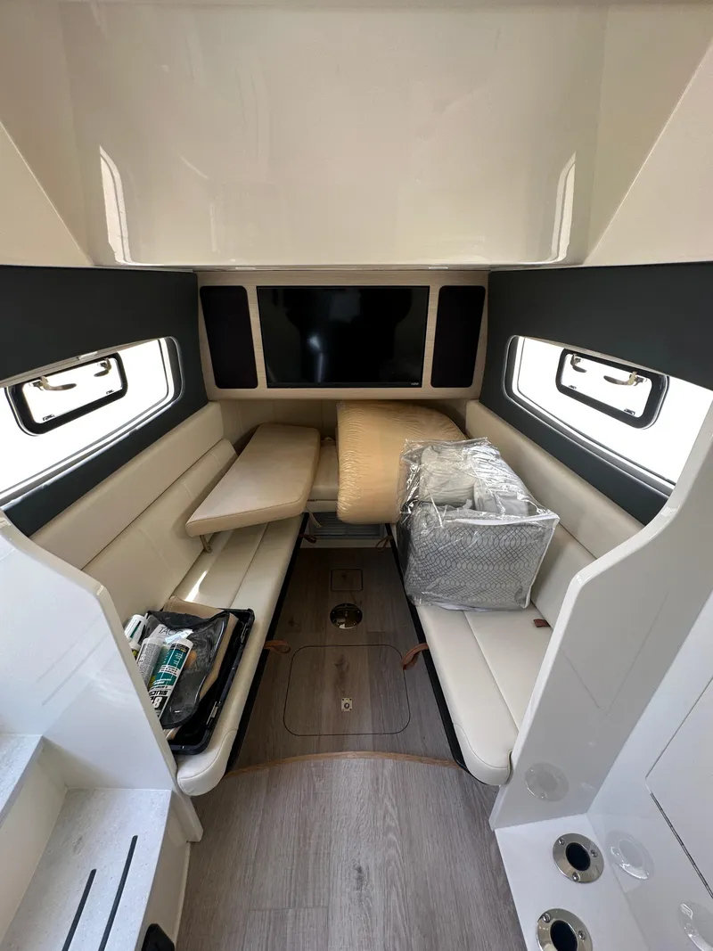 Slide: The Image of Scout 400 LXF 2026 - 21