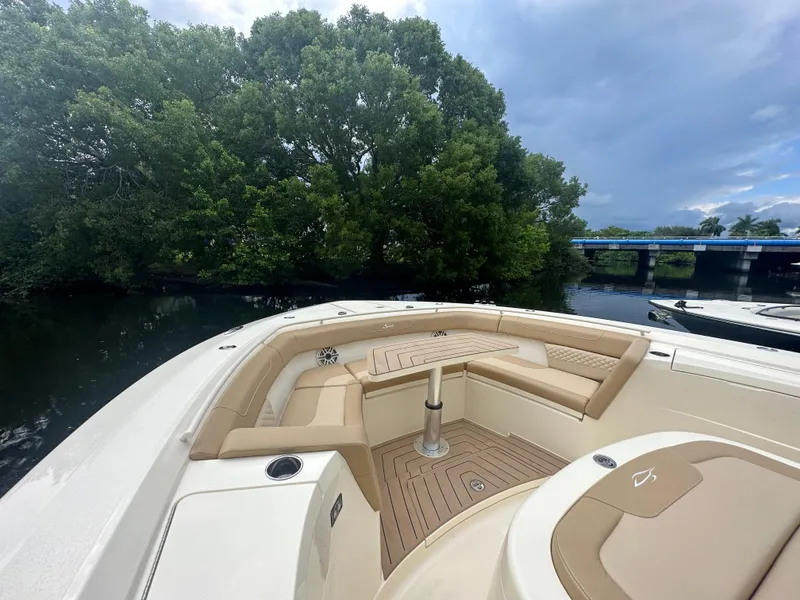 Slide: The Image of Scout 400 LXF 2026 - 5