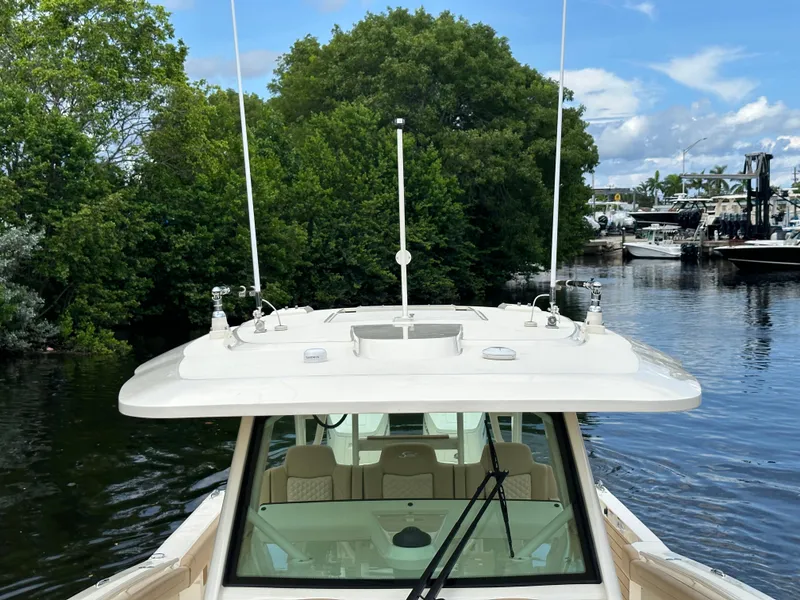 Slide: The Image of Scout 400 LXF 2026 - 7