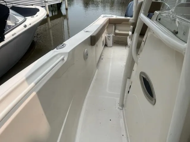 Slide: The Image of 2015 Sailfish 320 CC Starboard Gunnel - 17