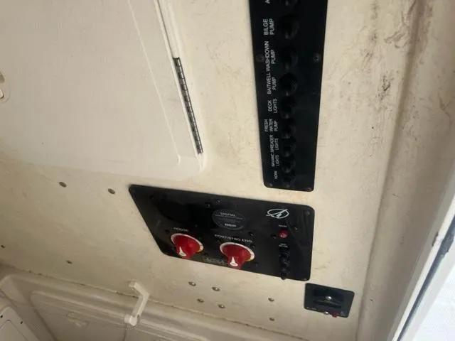 Slide: The Image of 2015 Sailfish 320 CC Battery Switch - 27