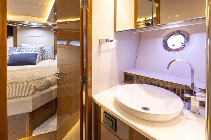 Slide: The Image of ensuite master - 16