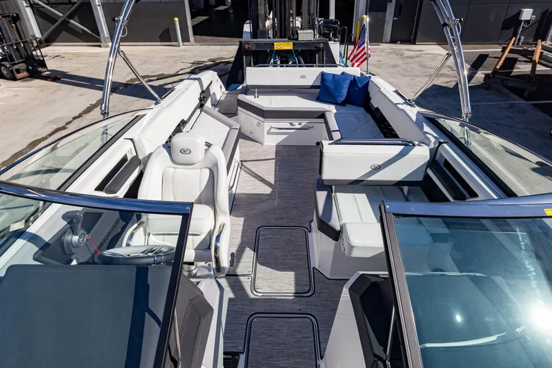 Slide: The Image of Cobalt R8 2024 - 11