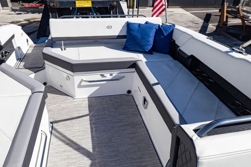 Slide: The Image of Cobalt R8 2024 - 13