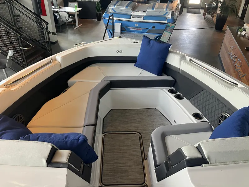 Slide: The Image of Cobalt R8 2024 - 17